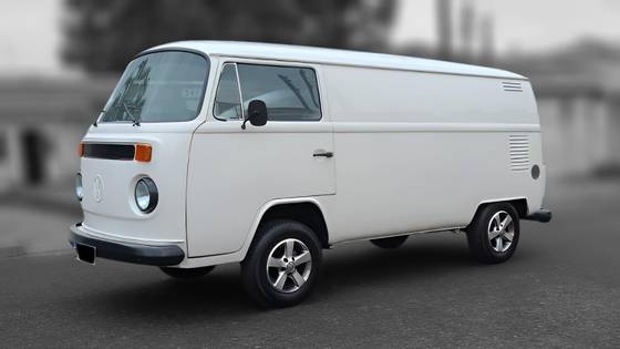 VOLKSWAGEN KOMBI 1.6 FURGÃO 8V ÁLCOOL 3P MANUAL